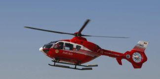 Elicopterul SMURD, solicitat pentru a prelua un pacient cu arsuri în urma unui incendiu de vegetaţie