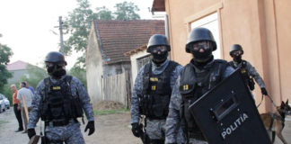 Percheziții MASIVE în România: Zeci de persoane, aduse la AUDIERI!