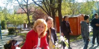 „Tradiții si obiceiuri de Paste” – expoziție cu vânzare in parcul central din Rosiorii de vede