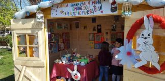 „Atelierul Iepurașului” deschis in parcul central din Rosiorii de vede se bucura de un real succes. O parte din banii strânși vor fi donați!