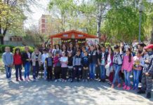 Diplome pentru toți elevii participanți la Târgul „Tradiții si obiceiuri de Paste”!