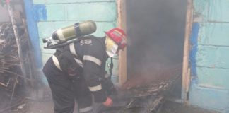 Neatenția se plătește! O casa din Scrioastea a luat foc din cauza jarului căzut din soba