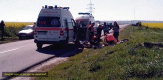 UN COPIL DE 3 ANI A FOST SPULBERAT DE O MAŞINĂ ŞI ARUNCAT LA ZECI DE METRI / FOTO