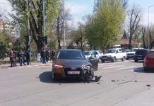 Accident în centrul Alexandriei. Şoferiţa a făcut atac de panică