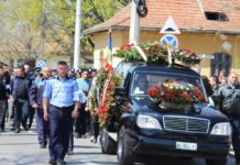 Poliţistul Cristi Bălan, decedat in accident, condus pe ultimul drum de către sute de colegi