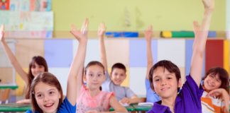 Peste 550 de burse se acorda elevilor rosioreni dar nicio bursa de performanța!