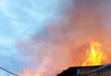 Incendiu de proporții in aceasta dimineața la Rosiorii de Vede! Un depozit de lemne a luat foc