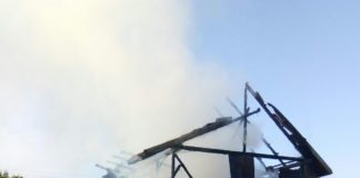 Supărat pe patron, un tânăr de 18 ani a dat foc depozitului de furaje din gospodărie dar incendiul s-a extins si la casa invecinata!