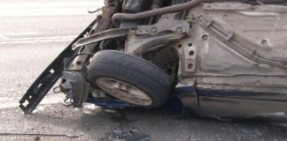 UN AUTOTURISM S-A RĂSTURNAT ÎN COMUNA POENI