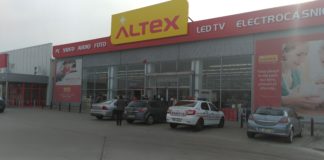 HOȚII AU SPART MAGAZINUL ALTEX DIN ALEXANDRIA. PREJUDICIUL ESTE UNUL IMENS