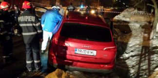 PATRU TINERI AU AJUNS LA SPITAL CU MULTIPLE TRAUMATISME, ÎN URMA UNUI ACCIDENT DE CIRCULAȚIE
