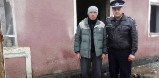 Poliţistul Dănuț Sultana a devenit erou după ce a salvat o femeie dintr-un incendiu