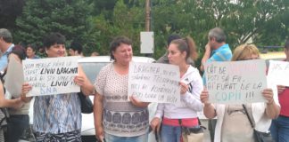 VIDEO//”Nu vrem să fim conduși de hoți”, „Justiție, nu corupție!” sau „Dragnea nu uita: România nu-i a ta!” – protest la Alexandria în fața Prefecturii