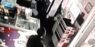 Doi minori cu vârste cuprinse între 14 și 15 ani au dat o spargere într-un magazin. Aceștia au furat băuturi alcoolice și țigări Minori la furat țigări si băuturi alcoolice