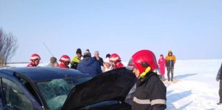 Accident grav în localitatea Mârzănești. Doi bărbați au ajuns la spital