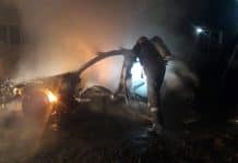 Un BMW Seria 7, distrus intr-un incendiu în localitatea Frăsinet. Poliţia a preluat cazul pentru depistarea vinovatului