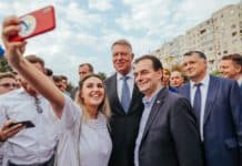 Motivele pentru care românii semnează în număr mare pentru candidatura lui Iohannis. GALERIE FOTO KLAUS IOHANNIS SI LUDOVIC ORBAN