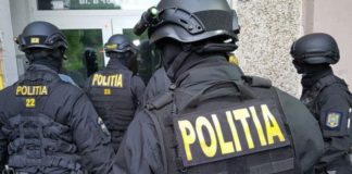 Două persoane care furau din autoturisme şi magazine au fost reţinute de poliţiştii teleormăneni Două persoane care furau din autoturisme şi magazine, reţinute de poliţişti