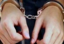 Instructor auto trimis în judecată pentru trafic de influență – Bărbatul le procura cursanților fișe medicale și le promitea că-i ajută să treacă de proba practică a examenului Bănuită de înșelăciune, tentativă la înșelăciune și fals în înscrisuri sub semnătură privată, reținută de polițiști