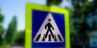 Accident rutier în Alexandria – Bărbat accidentat pe trecerea de pietoni