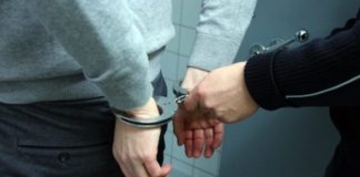 Reținuți după ce au amenințat și bătut o bătrână din Zimnicea