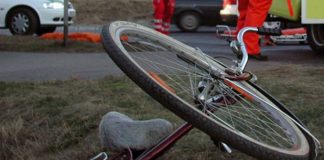 Și-a pierdut viața după ce a căzut cu bicicleta într-un șanț de pe marginea străzii