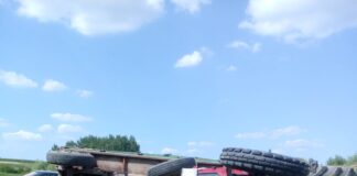 Tractor răsturnat peste un bărbat, la Talpa Bâscoveni