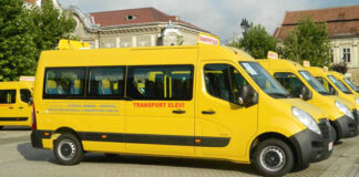 Microbuze școlare pentru centrele de educaţie incluzivă din Alexandria şi Roşiori, achiziționate de Consiliul Județean