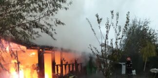 Incendiu într-o gospodărie din localitatea Poiana, din cauza unui scurtcircuit electric