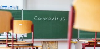 Școlile și grădinițele rămân închise fizic pentru elevi și preșcolari până la vacanța de iarnă