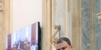 Senator PSD Dănuț Cristescu: “USR-PLUS este din nou penibil în plenul Senatului! Ei nu au aflat că pensiile speciale ale aleșilor locali sunt prevăzute la articolul 210 din Codul Administrativ”