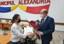 26 de voluntari care au donat plasmă după ce s-au vindecat de COVID-19 au primit diplome de merit de la primarul Alexandriei