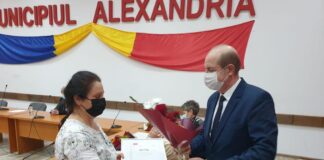 26 de voluntari care au donat plasmă după ce s-au vindecat de COVID-19 au primit diplome de merit de la primarul Alexandriei
