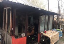 O butelie montată necorespunzător putea duce la o tragedie, la Poeni. Bătrână de 90 de ani, salvată din flăcări de către vecini