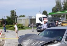 Doi copii și părinții lor, răniți într-un accident produs pe E70, la intrare în Roșiorii de Vede