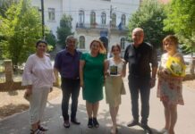 Absolventa de zece a Colegiului Anastasescu, premiată de PNL Roșiorii de Vede