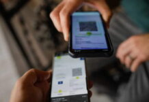 Percheziții în Teleorman într-un dosar de fals informatic, în formă continuată – Trei persoane reținute după ce au generat adeverințe de vaccinare false