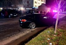 Două mașini distruse într-un accident pe strada Al. Ghica din Alexandria
