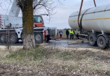 O autocisternă cu GPL s-a răsturnat la Balaci