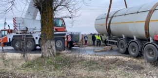 O autocisternă cu GPL s-a răsturnat la Balaci