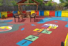 Spații de joacă pentru copii, amenajate pe locurile virane din localitate/ Primarul Cristian Tismănaru: “Dacă la oraș există locuri de joacă pentru cei mici, de ce n-ar putea să existe și în mediul rural?”