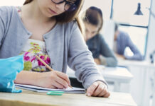 Peste 300 de elevi absenți la Evaluarea Națională 2022 pentru elevii de clasa a VI-a