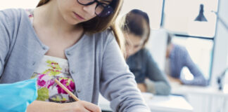 Peste 300 de elevi absenți la Evaluarea Națională 2022 pentru elevii de clasa a VI-a