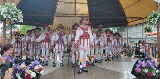 Sărbătoarea Bujorului la Troianul