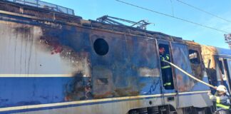 Tren cuprins de flăcări în apropiere de gara din Videle – 250 de persoane s-au autoevacuat