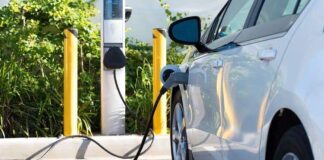 Primarul Victor Drăgușin a semnat contractul de achiziție publică pentru realizarea obiectivului de investiții “Stații de reîncărcare vehicule electrice în Municipiul Alexandria”