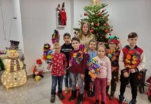 Atelierele tematice pentru sărbătorile de iarnă au început – Zeci de spiriduși au învățat să confecționeze decorațiuni de Crăciun, îngerași și sorcove