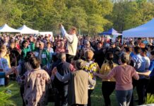 VIDEO/ Sărbătoarea Bujorului Românesc – Cântec, dans și voie bună, la Troianul