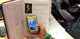 Începând cu prima zi a anului următor, se interzic telefoanele, tabletele și ceasurile inteligente în sălile de cursuri