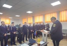 Polițiști avansați în grad de Ziua Poliției